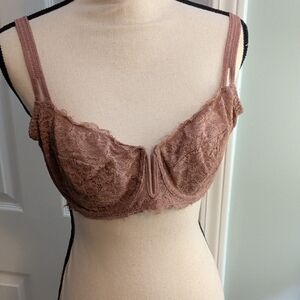 Auden Lace Underwire Bra in Dusty rose.